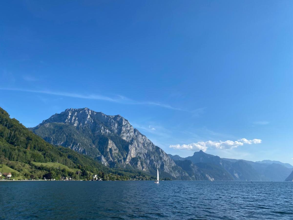 Ferienhaeuschen Am Traunsee Mit Tretboot Zur Freien Nutzung Am Badeplatz 阿尔特穆斯特 外观 照片