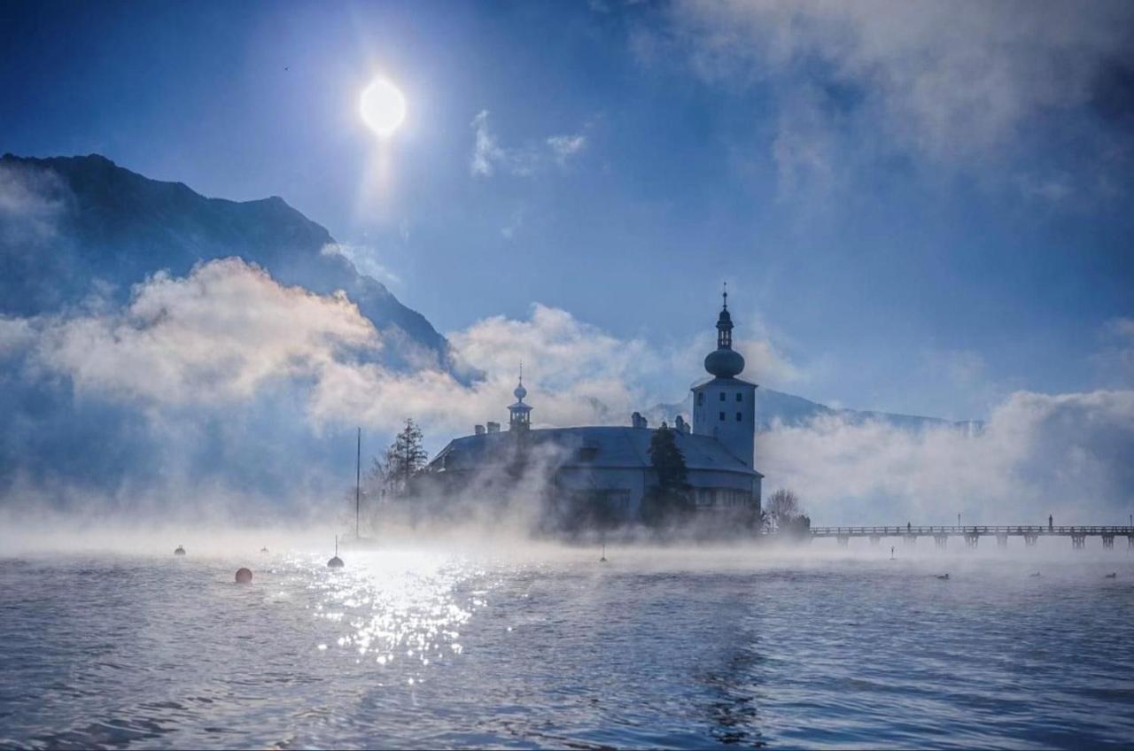 Ferienhaeuschen Am Traunsee Mit Tretboot Zur Freien Nutzung Am Badeplatz 阿尔特穆斯特 外观 照片
